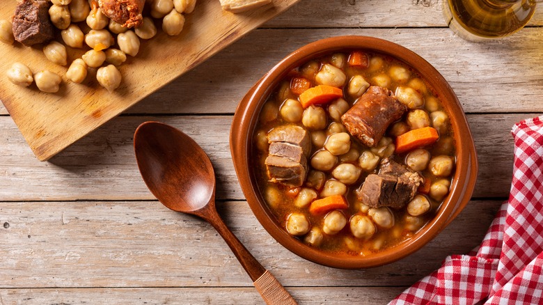 Spanish chickpea and meat stew