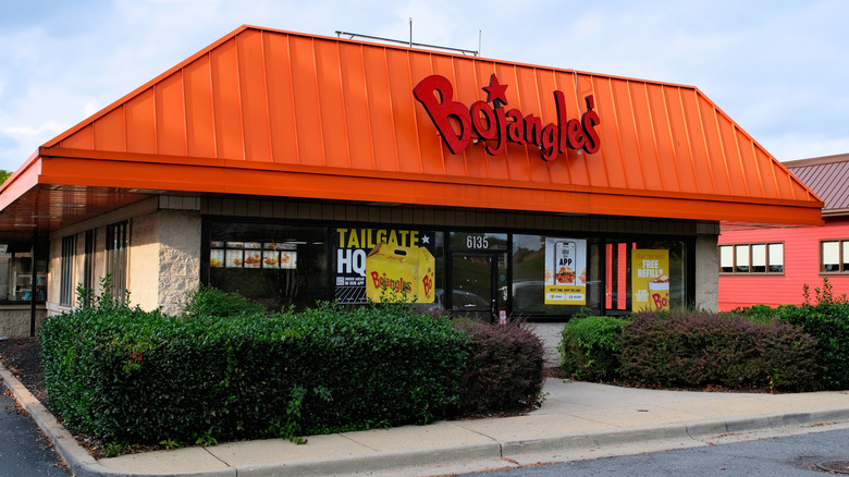 Bojangles restaurant exterior