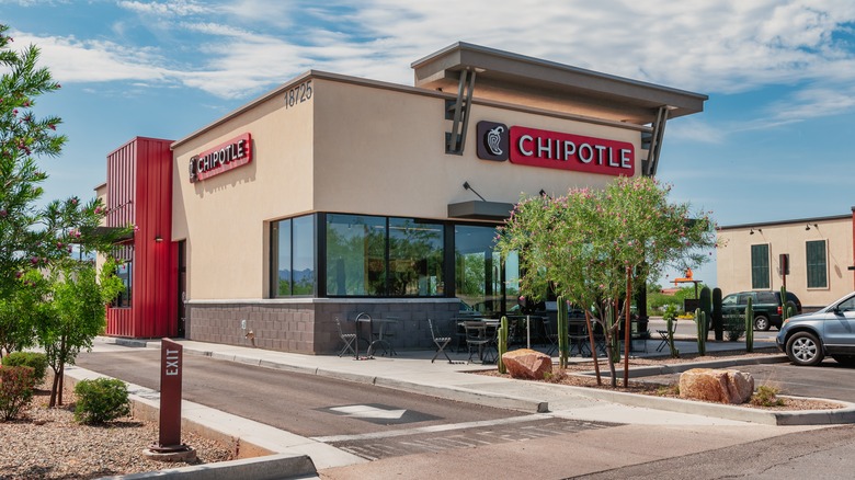 chipotle restaurant building