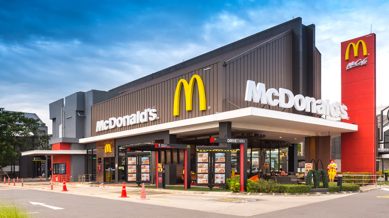 mcdonald's restaurant building