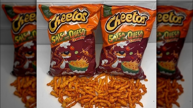 Crunchy Cheetos Salsa con Queso