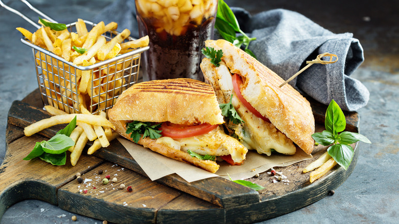 chicken sandwich platter with fries