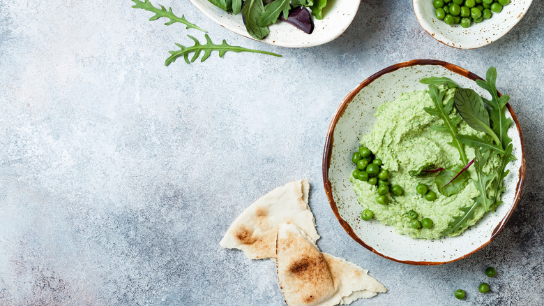 pea dip with flatbread