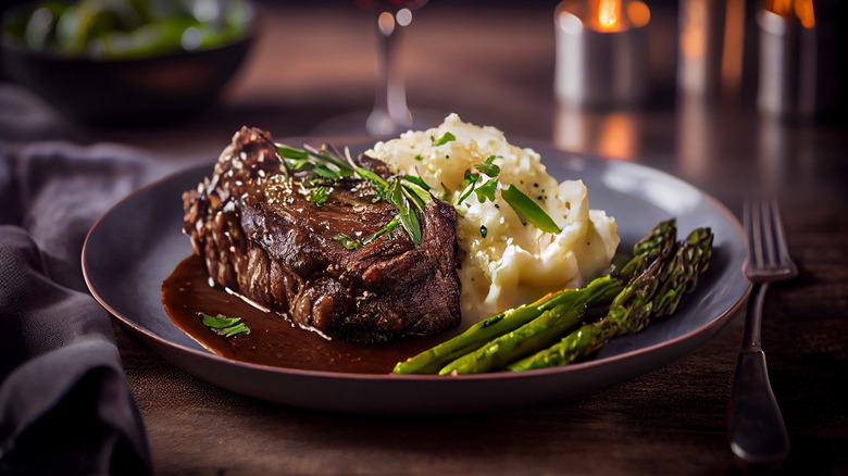 Steak with mashed potatoes