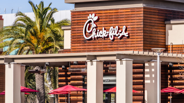 Exterior of Chick-fil-A restaurant