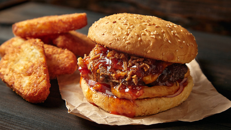 burger with hashbrowns