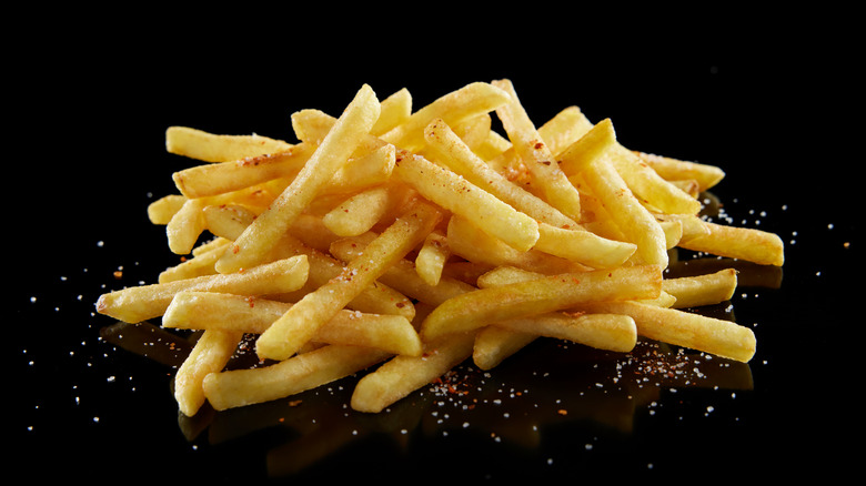 pile of french fries