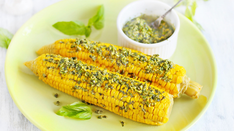 pesto corn on the cob