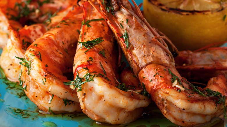 Cooked red shrimp with herbs