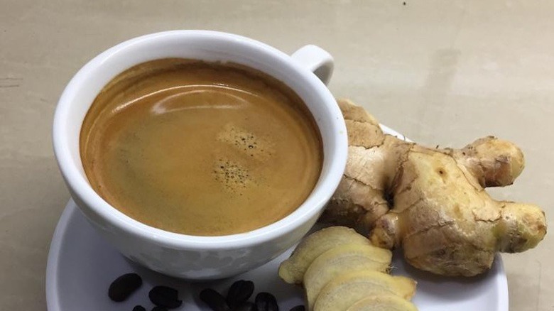 Coffee with raw ginger