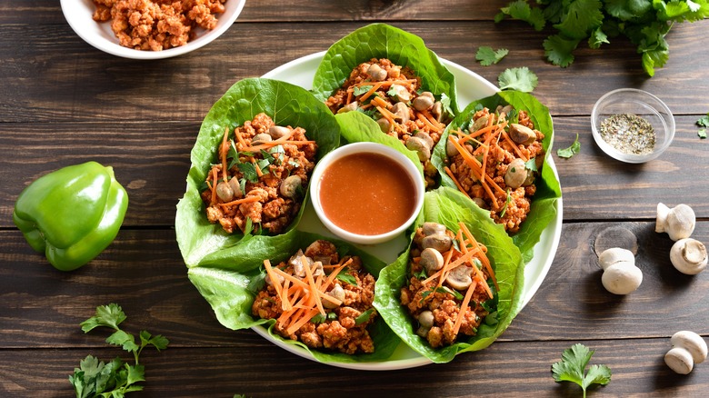 plate of lettuce cups
