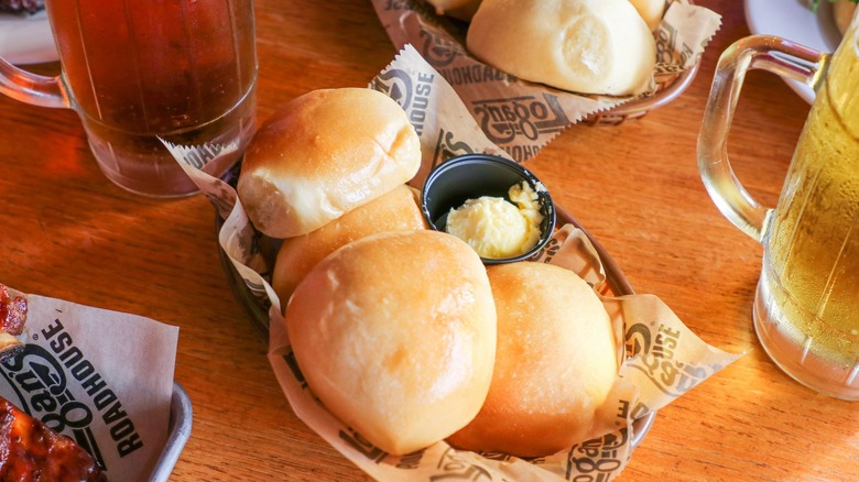 Logan's Roadhouse yeast rolls