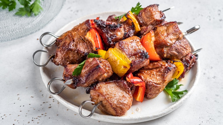 Beef and bell pepper kabobs