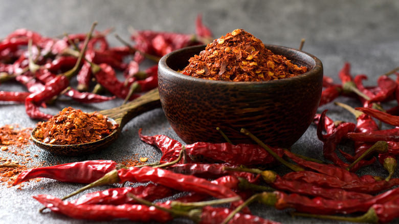 ground cayenne pepper and chiles