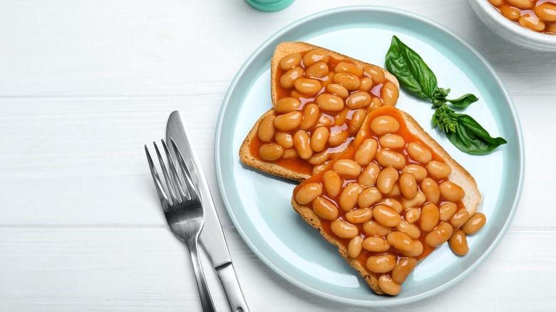 Baked beans on toast