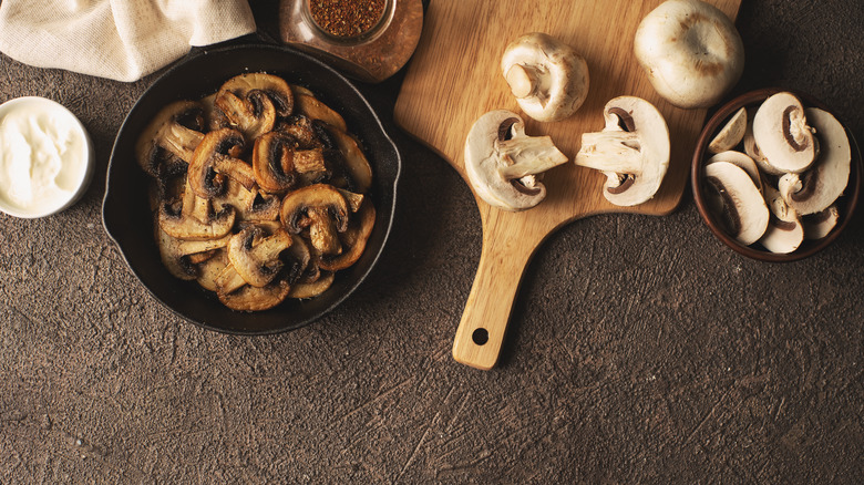 Sautéed mushrooms in pan