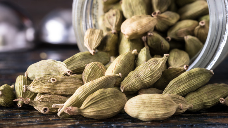 Whole green cardamom pods