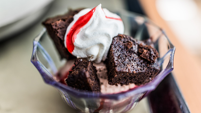 brownies on sundae