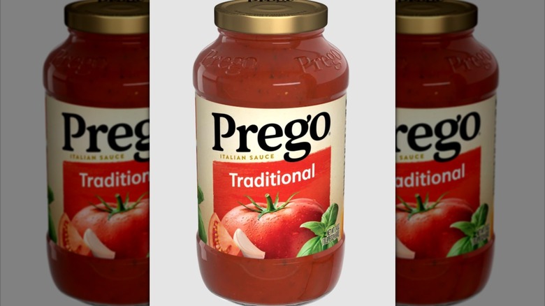 Jar of Prego Traditional Italian Sauce