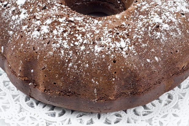 Bundt Cake With Chocolate Glaze