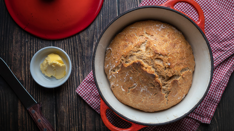 no-knead bread baked in pot