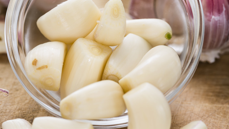 jar of peeled garlic