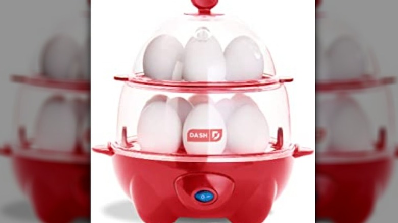 DASH Deluxe Rapid Egg Cooker with eggs
