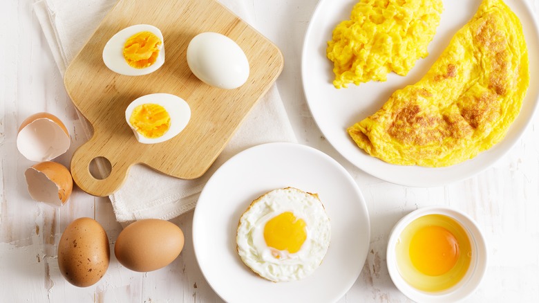 https://www.thedailymeal.com/img/gallery/15-creative-egg-gadgets-that-will-make-breakfast-way-more-fun/intro-1671134397.jpg