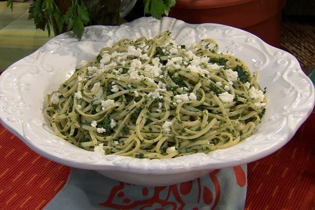 Linguine and Spinach Pesto