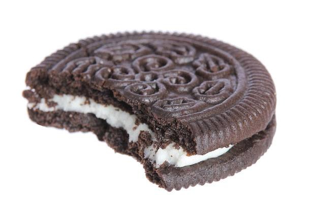 Toothpaste-Filled Oreos