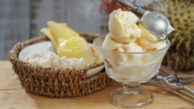 Durian ice cream glass dish