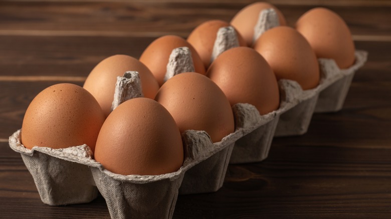 Brown egss in egg crate