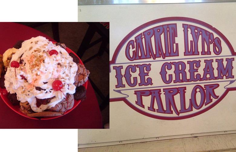 Carrie Lyn's Ice Cream Parlor, Boonville, Mo.: Boonville Bellyache Sundae Challenge 