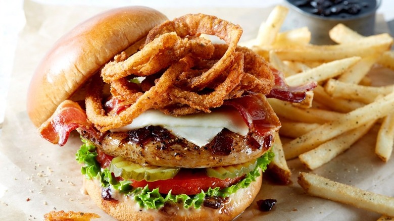 15 Of The Unhealthiest Chicken Sandwiches You Can Order At Chain ...