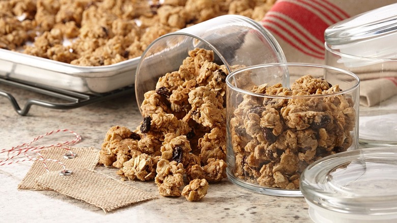 Oatmeal Raisin Cookie Granola