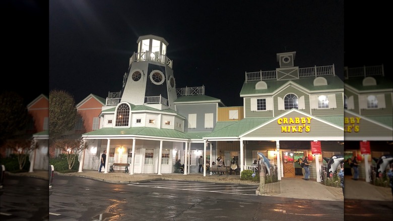 Crabby Mike's restaurant exterior