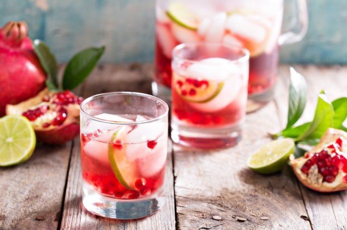 Easy Pomegranate Margarita