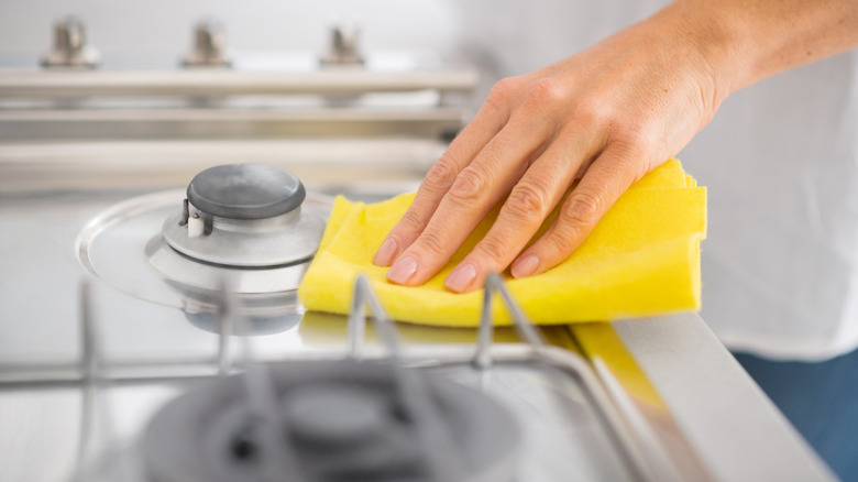 Kitchen Hacks: Simple Yet Effective Tips To Clean Your Microfiber