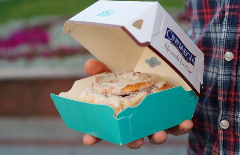 The Cinnabon Classic Contains 890 Calories