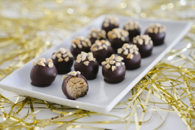 No-Bake Cookie Dough Peanut Butter Truffles