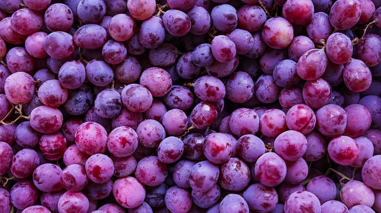 red grapes in a pile
