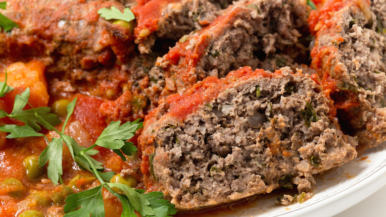 Meatloaf with spicy tomato sauce