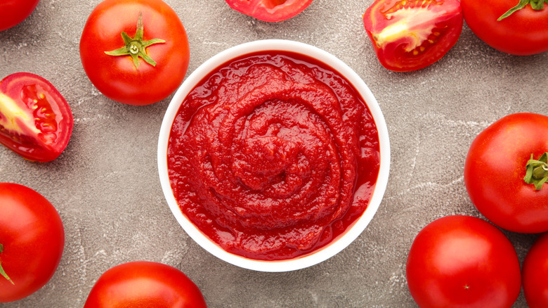 tomato purée in a bowl