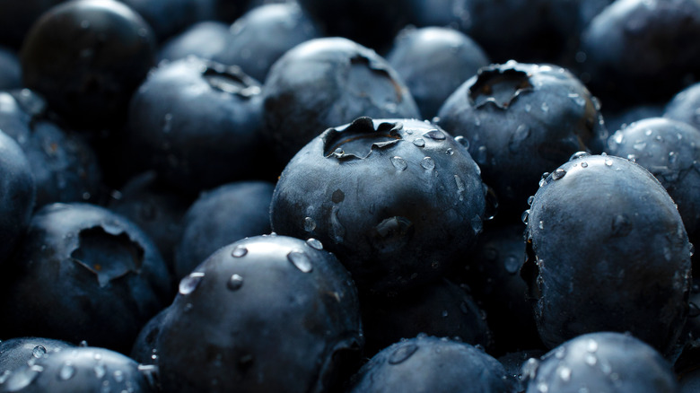 Fresh & Flavorful: Jumbo Blueberries