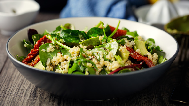 Salad with quinoa