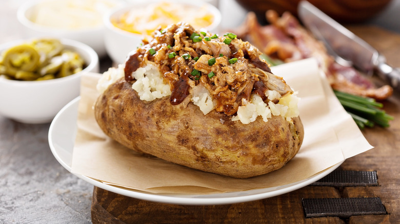 Baked potato with pulled pork