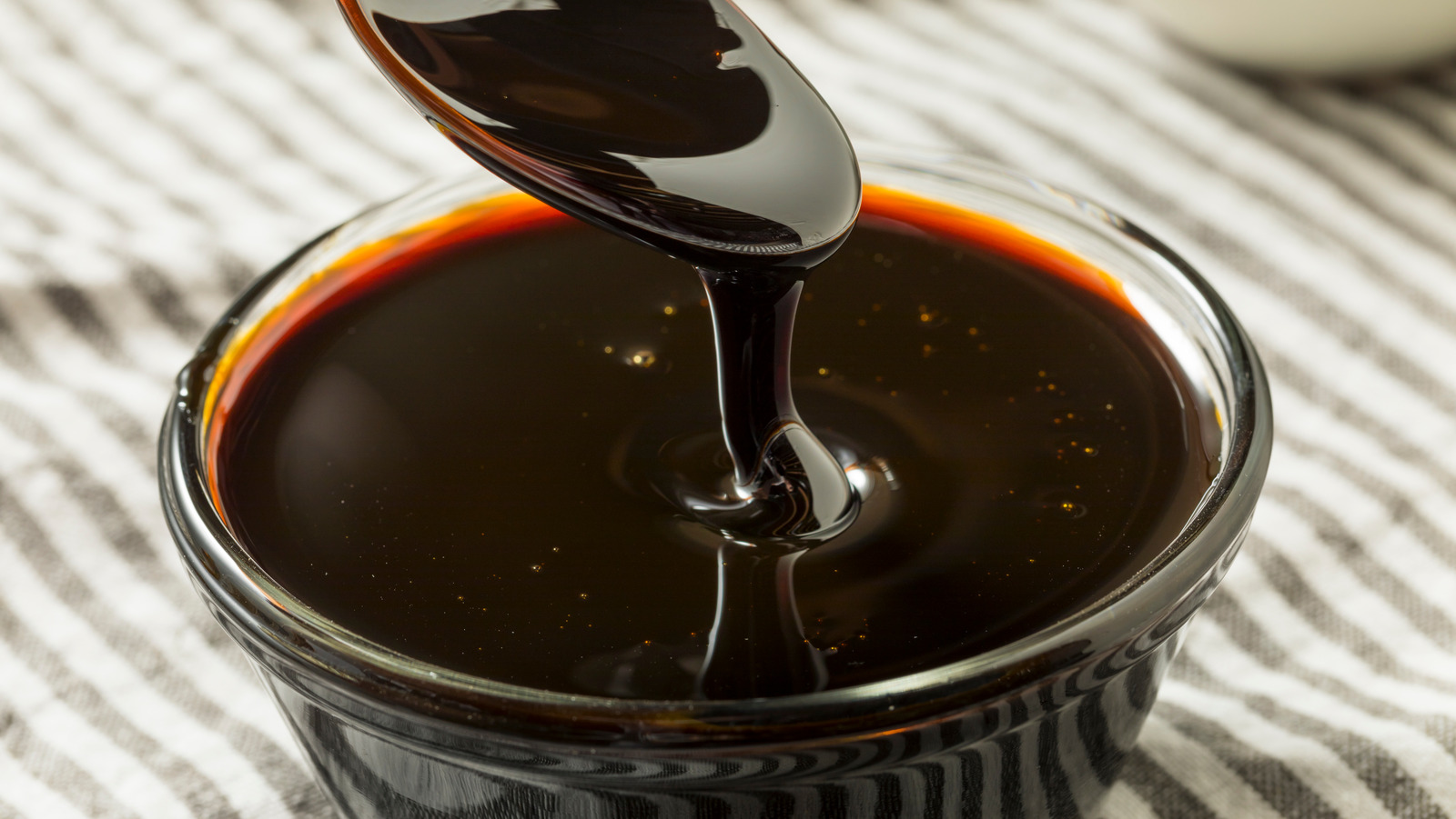 16 Best Substitutes For Molasses