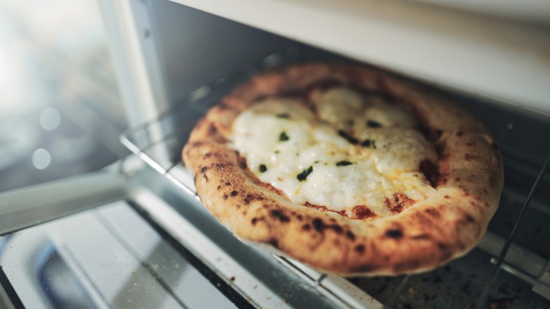 Reheating pizza toaster oven