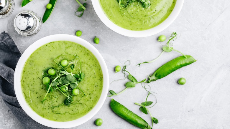 Pea soup in bowls