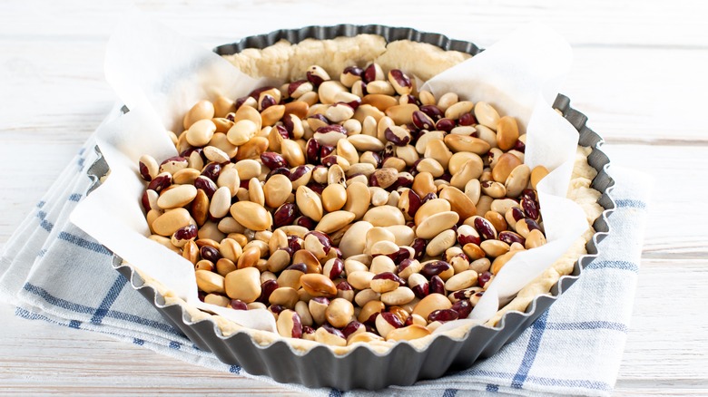 baking pie crust with weights